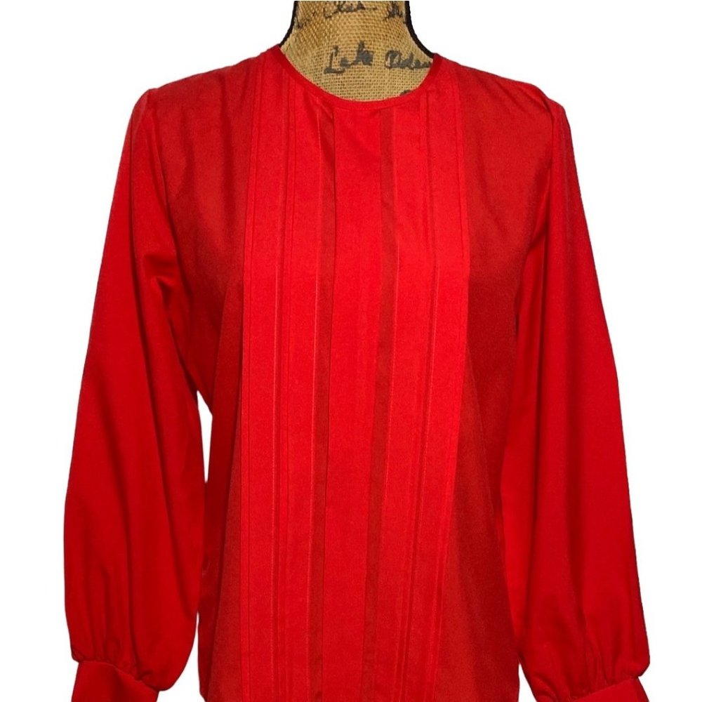 Jody Bond 8 Top Bright Coral Orange Red Verticle Ruffle Button Sl Cuff Career